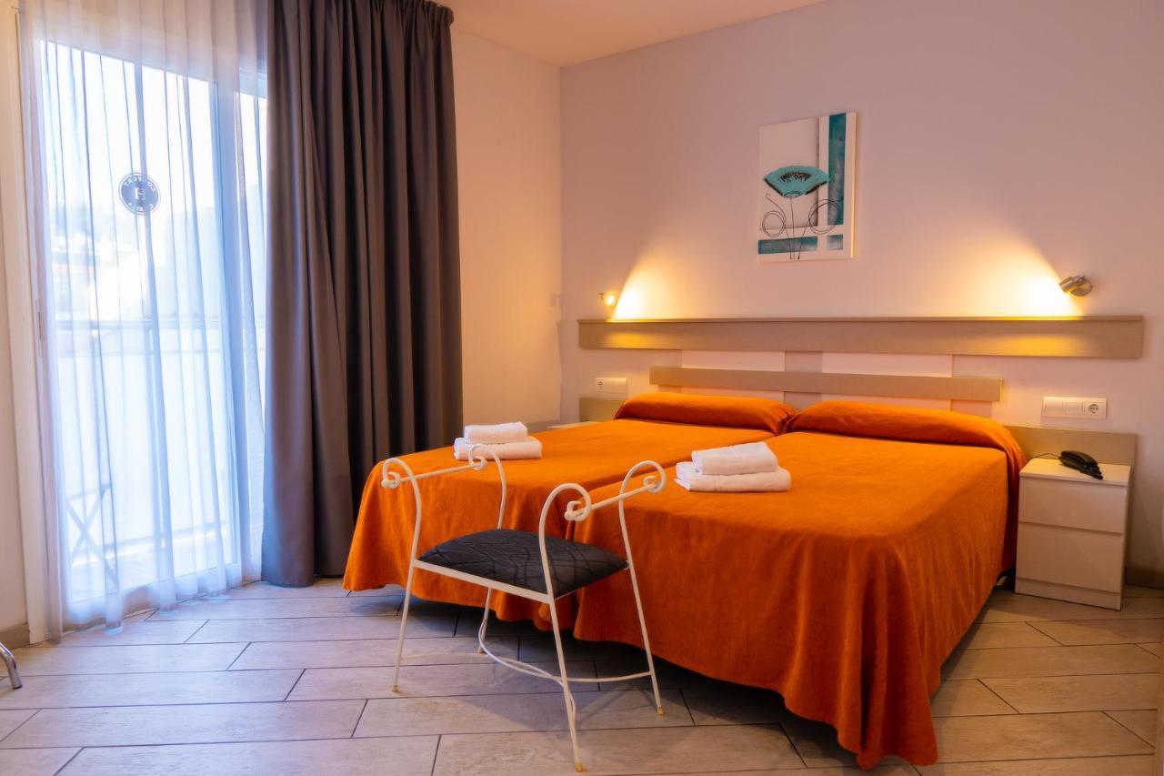 Apartamentos Comfort Calella Exterior foto